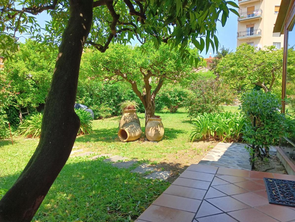 Villetta Con Giardino A Due Passi Dal Mare Imperia Exteriér fotografie