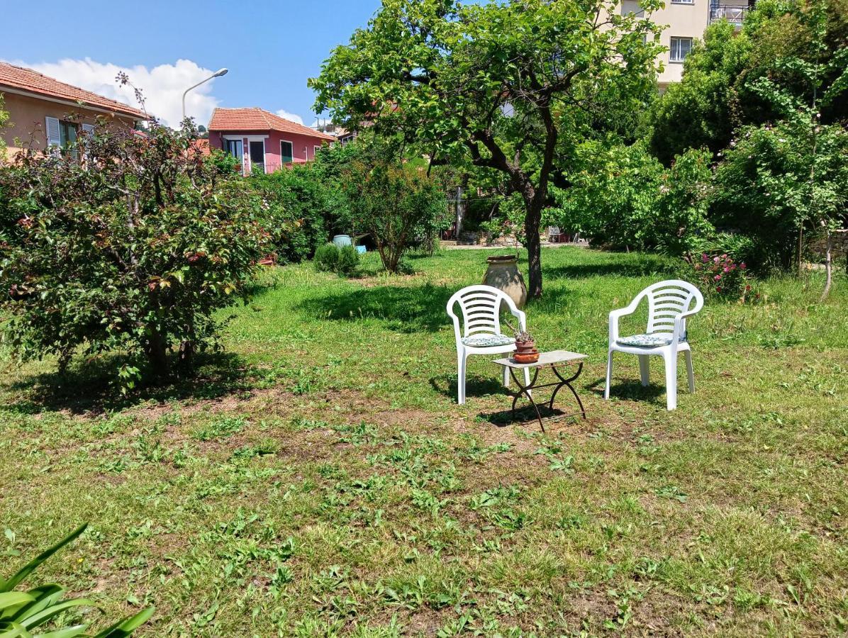 Villetta Con Giardino A Due Passi Dal Mare Imperia Exteriér fotografie